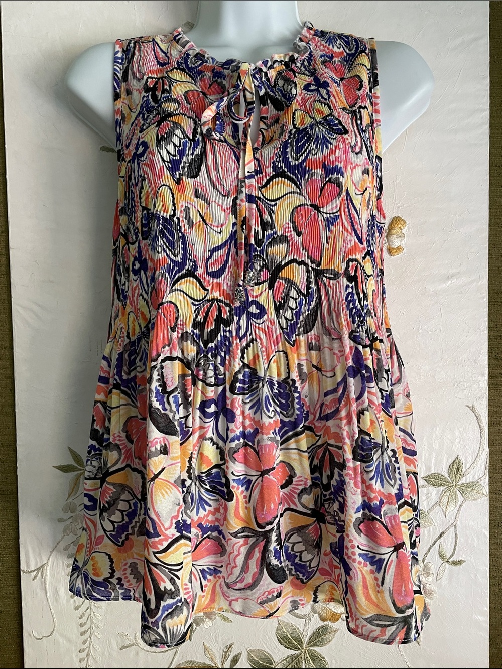 Sleeveless blouse top multi color Size Small